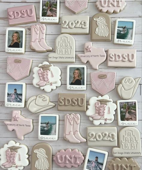 #cowgirlgraduation #graduationcookies #graduationpartyideas #sdsucookies #untcookies Split Graduation Party, 40th Western Birthday Party, 2024 Grad Party Ideas, Last Rodeo Graduation Party, Grad Party Taco Bar, Graduation Party Ideas Boho, Western Grad Party, Cowgirl Graduation Party, Western Graduation Party Ideas