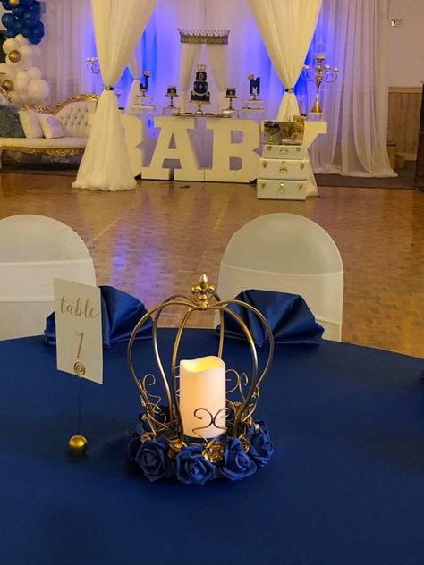 Royal Theme Centerpieces, Royalty Baby Shower Theme, Blue And Gold Decor, Royal Baby Shower Boy, Blue Macaroons, Ball Theme Party, Royalty Baby Shower, Prince Baby Shower Theme, Angel Decorations