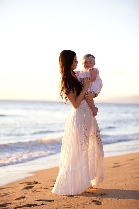 Baby Beach Pictures, Beach Photoshoot Family, Photography Genres, Family Beach Pictures, Beach Family Photos, Foto Baby, Beach Baby, Shooting Photo, Beach Photoshoot