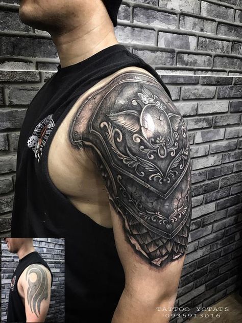 Shoulder to arm shield tattoo Shoulder Armor Tattoo Design For Men, Armor Half Sleeve Tattoo, Armour Tattoo Shoulder, Tattoo Shoulder Cover Up, Armor Shoulder Tattoo, Armour Tattoo Design, Shoulder Armor Tattoo Design, Ritter Tattoo, Tattoo Armor