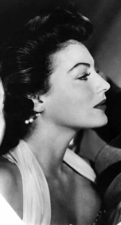 Ava Gardner Straight Nose, Ava Gardner, Actrices Hollywood, Hollywood Legends, Hollywood Glam, Old Hollywood Glamour, Golden Age Of Hollywood, Her Eyes, Vintage Glamour