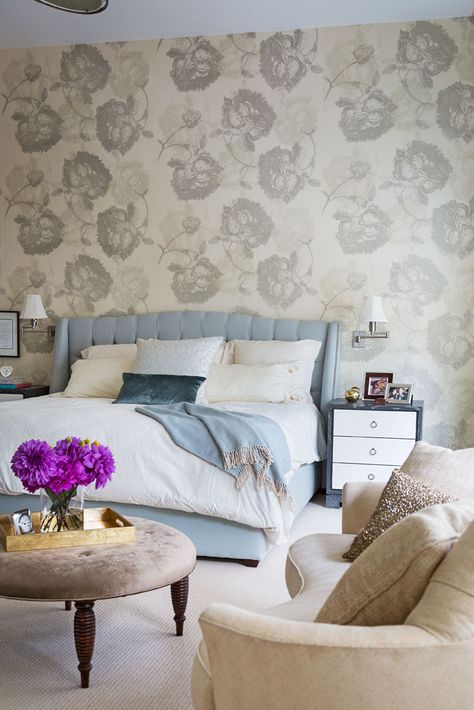 matster Traditional Home Magazine, Tribeca Loft, Blue Bed, Bedroom Traditional, Neutral Bedrooms, Gray Wallpaper, New York Apartment, Traditional Bedroom, Dreamy Bedrooms