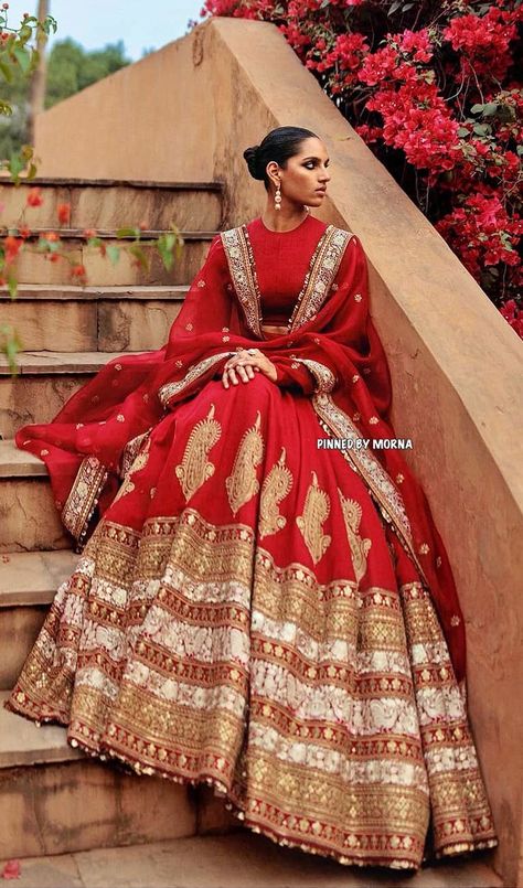 Latest Lehnga Designs, Sabyasachi Lehenga Bridal, Latest Bridal Lehenga Designs, Sabyasachi Bridal, Sabyasachi Mukherjee, Sabyasachi Lehenga, Indian Bridal Sarees, Indian Bride Outfits, Bridal Lehenga Collection