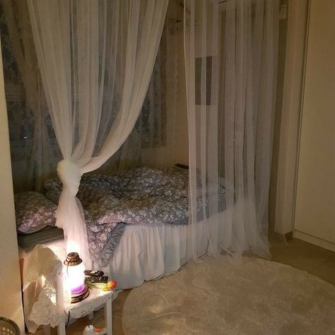 Dekorasi Kamar Tidur, Aesthetic Rooms, Pretty Room, Dreamy Room, Dream Room Inspiration, Room Makeover Inspiration, Home Remodel, Cozy Room, Room Inspiration Bedroom