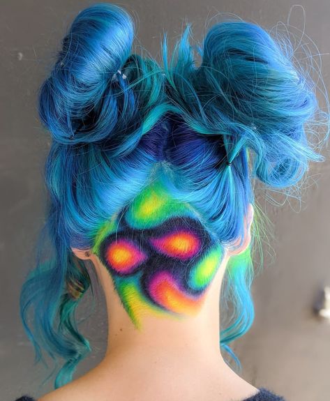 Manic Panic Australia on Instagram: “🎨 Lose yourself in @angela_skullptures incredible designs 💙 #manicpanic #manicpanicaustralia #vegnahaircolour #hairdesign #bluehair…” Colorful Undercut, Fantasy Hair Color, Space Hair, Shaved Hair Designs, Creative Hair Color, Dyed Hair Inspiration, Hair Tattoos, Manic Panic, Lose Yourself