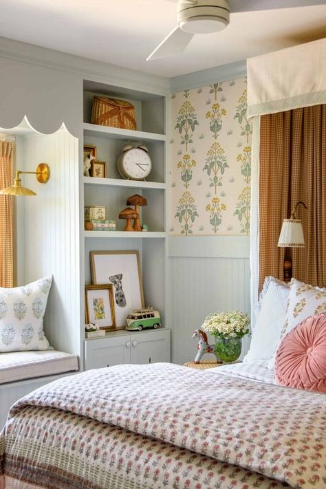 Low Pitched Ceiling Bedroom, Bedroom Inspirations Master Wallpaper, Guest Bedroom Ideas Maximalist, Curtains Above Window Seat, Beachy Cottage Bedrooms, Sherwin Williams Pink And Green, Bedroom Colors For Small Rooms, Grand Millenial Bedroom Decor, Cotswolds Bedroom