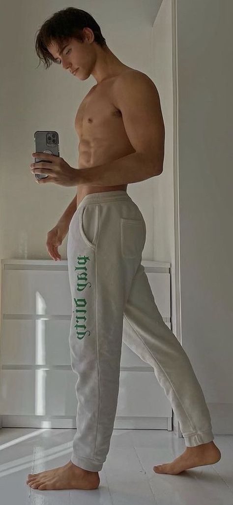 The color is correct but the size is too small I bought EU L40-42 very tight William Roepstorff, Mens Body Types, Male Celebrity, 남자 몸, Cute White Guys, Guys Clothing Styles, Ideal Body, Aesthetic Guys, Body Inspiration