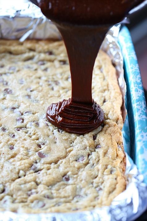 Chocolate Chip Cookie Brownies, Brownie Bars, Cookie Brownie Bars, Dessert Bar Recipe, Layered Desserts, Chocolate Chip Cookie Bars, Dark Chocolate Cakes, Brownie Batter, Bars Recipe