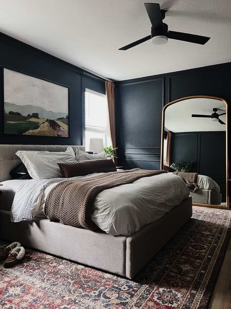 Dark and cozy bedroom with wall trim Dark Charcoal Bedroom Walls, Charcoal Bedroom Walls, Charcoal Bedroom, Bedroom Decor Dark, Moody Bedroom, Dark Bedroom, Apartment Chic, Bedroom Kids, Bedroom Paint Colors