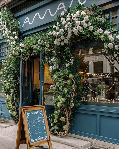 Nyc Bridal Shower Locations, Flower Shop New York, Maman New York, Flower Shop Store Fronts, Girly Cafe, Maman Nyc, Happy Hobbies, Nyc Locations, Artful Interiors