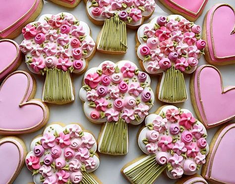 Flour Box Bakery, Valentine Sugar Cookies, Royal Icing Flowers, Cookie Images, Icing Flowers, Apple Cookies, Bridal Shower Cookies, Cookie Bouquet, Edible Cookies