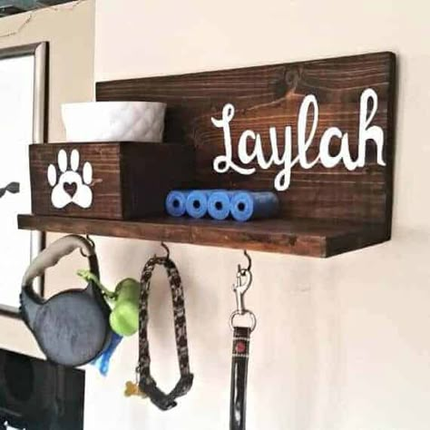 Dog Leash Hanger, Dog Leash Holder, Idee Cricut, Leash Holder, Dog Rooms, Dog Things, Dog Projects, Puppy Stuff, Treat Holder