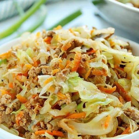 Egg Roll in a Bowl Ground Turkey Recipes Healthy, Egg Roll In A Bowl, Chinese Foods, Mouthwatering Food, Asian Sauce, Coleslaw Mix, Egg Roll, Ground Turkey Recipes, Low Carb Dinner