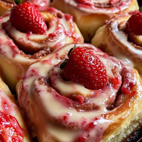 Strawberry Cheesecake Cinnamon Rolls Strawberry Cheesecake Roll Ups, Strawberry Cheesecake Rolls Recipe, Strawberry Cheesecake Sweet Rolls, Cinnamon Rolls Strawberry, Cinnamon Rolls Cheesecake, Strawberry Cheesecake Rolls, Strawberry Cream Cheese Rolls, Strawberry Cheesecake Cinnamon Rolls, Cinnamon Rolls Ideas