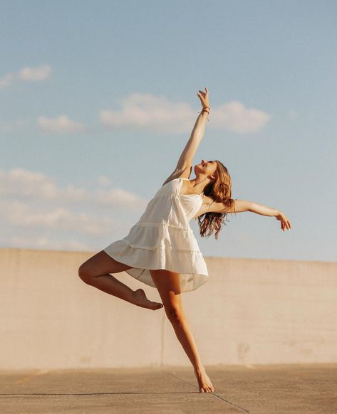 Dance Picture Day Poses, Long Skirt Dance Poses, Cute Dance Poses Picture Ideas, Dance Poses Lyrical, Dance Studio Senior Pictures, Dance Poses For Pictures Outside, Dance Pictures Outside, Dancer Portrait Photography, Dancer Photography Contemporary