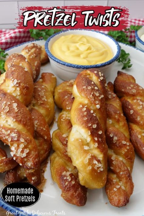 These homemade pretzel twists are a soft version of the traditional hard pretzel. They are sprinkled with coarse salt and baked until golden brown. With this recipe, these soft pretzels are made at home without a bread machine. One of my favorite snack foods is soft pretzels. I’m talking about the big ones that you...Read More Pepperoni Pizza Monkey Bread, Homemade Easy Recipes, Bread For Dinner, Homemade Pretzels Recipe, Pizza Monkey Bread, Soft Pretzel Recipe, Homemade Pretzels, Homemade Soft Pretzels, Pretzel Twists