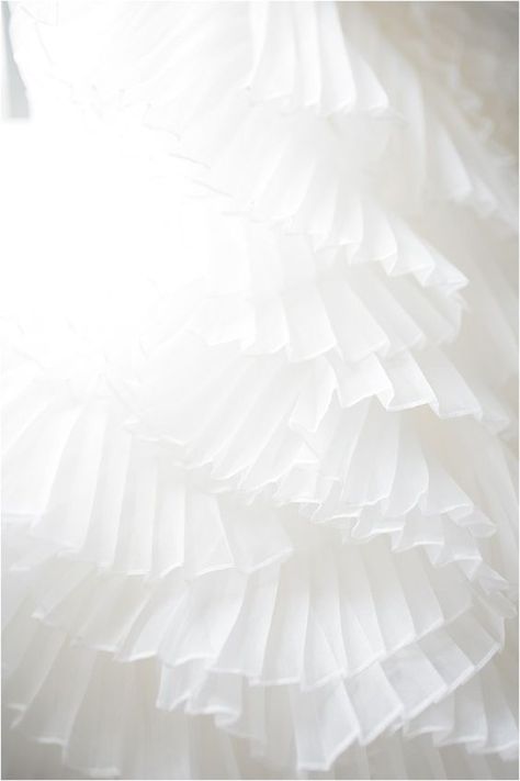 Blanco White, Simply White, Pleated Fabric, White Texture, Shades Of White, Fabric Texture, Story Instagram, White Aesthetic, Color Textures