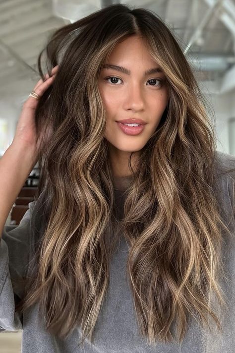 Rambut Brunette, Bronde Balayage, Brown Hair Looks, Brown Hair Inspo, Brunette Hair With Highlights, Brunette Balayage Hair, Brown Hair Balayage, Ombre Hair Color, Summer Hair Color