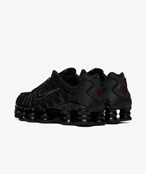 The Women's Shox TL model  from the brand   Nike from the  Fall Winter 2024 campaign, has arrived SVD. Black Nike Sneakers Women Outfit, Nike Sneakers Women Outfit, Nike Black Shoes, Nike Shocks, Cool Nike Shoes, Black Shoes For Women, Nike Tns, Shox Nike, Nike Shox Tl