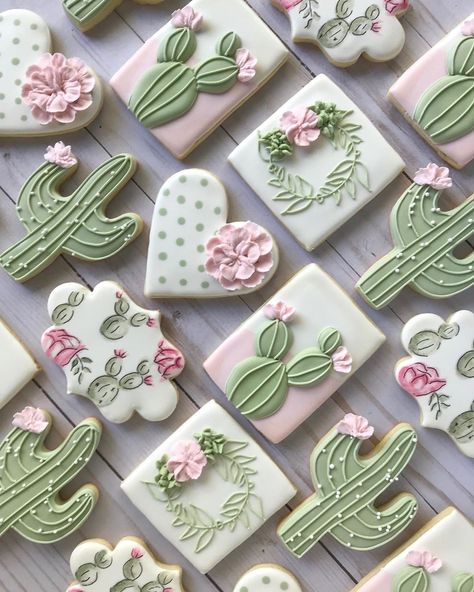 Sweet home Arizona 🌵💕⁣ ⁣ Loved making this cactus theme set as a gift for someone who recently moved to Arizona! Cookie design inspiration:… Succulent Cookies Decorated, Cactus Cookies Decorated, Succulent Sugar Cookies, Succulent Cookies, Cactus Cookies, Cactus Cake, Buying Home, Sugar Cookie Royal Icing, Sugar Cookie Designs