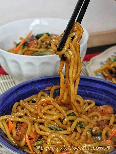 Slow cooker / Crockpot Chicken Lo Mein Noodles Crockpot Chicken Lo Mein, Chicken Lo Mein Noodles, Crockpot Meal Prep, Meal Prep For Work, Lo Mein Noodles, Chicken Lo Mein, Crockpot Meal, Crock Pot Food, Mapo Tofu