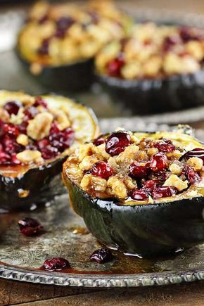 Acorn Squash Stuffed, Vege Dishes, Stuffed Acorn Squash, Acorn Squash Recipes, Vegan Holiday, Turkey Time, Squash Recipe, Vegetable Dish, Vegetable Side