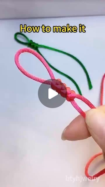 Two Thread Bracelet, Thread Knot Bracelet, Easy Slip Knot, How To Make Knots, Bracelet Making Tutorial Thread, Bracelet Knots Tutorial, Making Bracelets With String, Knots For Bracelets, Diy Thread Bracelets