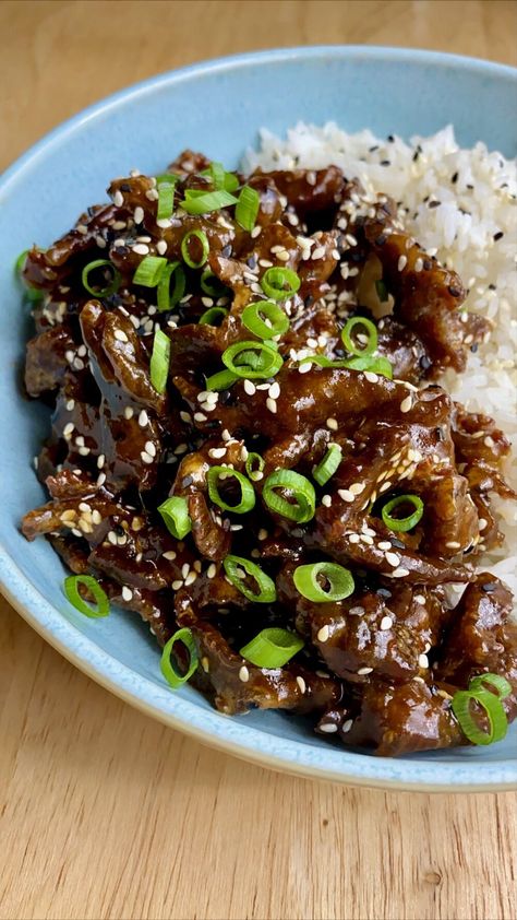 Crispy Teriyaki Beef — Dining by Kelly Beef Teriyaki Recipe, Slow Cooker Flank Steak, Sweet Teriyaki Sauce, Korean Beef Recipes, Slow Cooker Korean Beef, Beef Teriyaki, Slow Cooker Asian, Mongolian Beef Recipes, Teriyaki Recipe