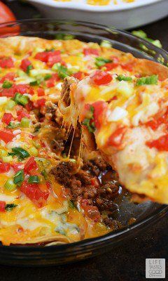 Taco Lasagna Recipe, Taco Pie Recipes, Taco Lasagna, Taco Pie, Mexican Dinner Recipes, Diner Recept, Mexican Dinner, Easy Taco, Mexican Food Recipes Easy