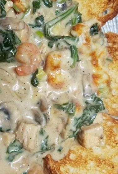 Seafood Skillet Fondue - Flip Flop Foodies Shrimp Fondue Recipe, Shrimp Fondue, Ways To Cook Shrimp, Easy Shrimp Pasta, Blackened Chicken Recipe, Fondue Dinner, Cajun Turkey, Fondue Recipe, Cooking With White Wine