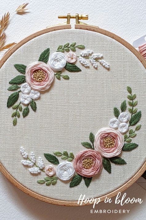 White and pink rose wreath embroidery PDF pattern. #handembroidery #wreathembroidery #wovenwheel #wovenrose Flower Embroidery Wreath, Floral Embroidery Wreath, Pink Rose Embroidery, Embroidery Wreath Pattern Free, Embroidery White Flowers, Roses Embroidery Designs, Flower Crown Embroidery, White Rose Embroidery, Embroidery Rose Designs