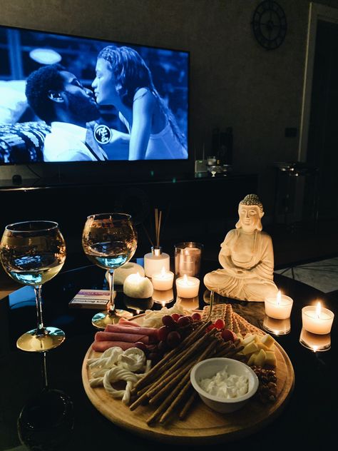 Movie Night At Home Romantic, Fashion Slogans, Aesthetic Content, Wine Night, Tv Couples, Romantic Homes, Netflix And Chill, Christmas Night, Food Platters