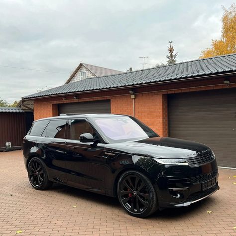 All Black Range Rover, Range Rover Sport Black, Range Rover Sv, Range Rover Black, Garage Design Interior, Luxury Cars Range Rover, Car Goals, Rims For Cars, Jeep Cars