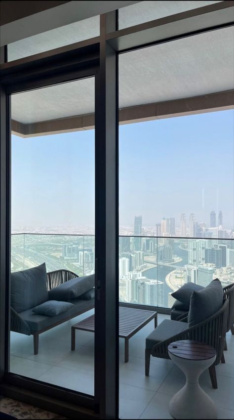 Dubai Hotels Luxury, Dubai Balcony View, Hotel View Aesthetic, Dubai Hotel Luxury, Dubai Hotel Room, Luxury Hotel Aesthetic, Dubai Apartment, Illums Bolighus, Dubai Frame