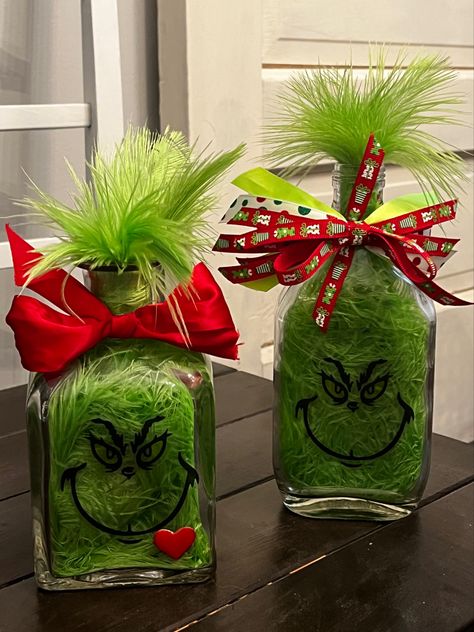 Whoville Gender Reveal, Grinch Gender Reveal Ideas, Immagini Grinch, Grinch Crafts, Grinch Decorations, Le Grinch, Grinch Christmas Party, Whoville Christmas, Grinch Christmas Tree