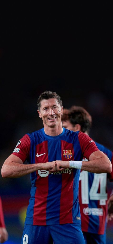 Lewandowski Bayern, Barca Team, Fc Barcelona Players, Bayer Munich, Wallpaper Football, Fc Barcelona Wallpapers, Barcelona Team, Barcelona Players, Football Players Images