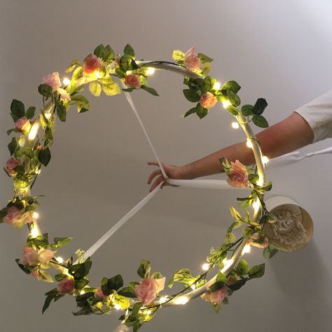 Hula Hoops Decoration, Hulla Hoop Decoration Diy, Chandeliers Diy, Hanging Flower Arrangements, Willow Furniture, Crystal Mobile, Hoop Light, Wedding Ceiling, Ceiling Draping