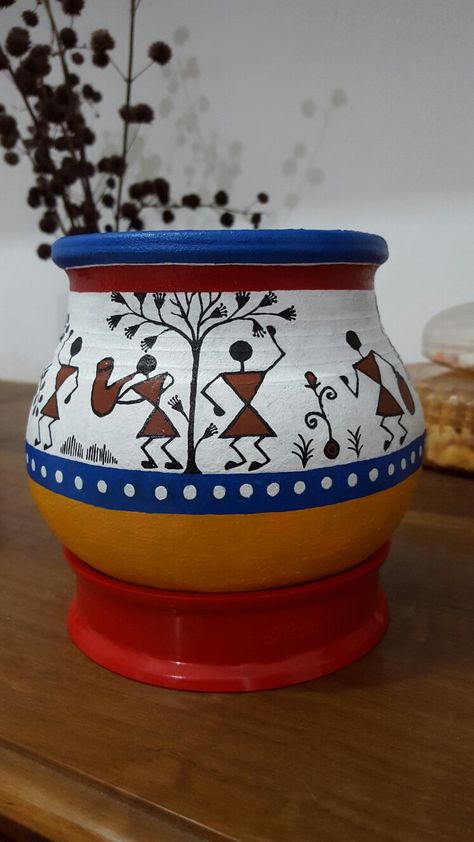 Acrylic on clay pot #Warli painting Warli Painting On Matka, Varli Painting On Pot, Kalamkari Pot Painting, Drawing On Pots Ideas, Pot Warli Painting Ideas, Warli Art Pot Painting, Pot Painting Ideas For Competition, Varli Painting Art On Pot, Clay Pot Art Design