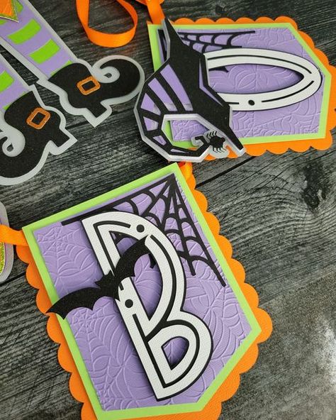 Diy Halloween Garland, Spooky Banner, Paper Halloween Decorations, Cricut Banner, Halloween Birthday Party Decorations, Baby Name Banners, Spider Web Pattern, Office Halloween Decorations, Halloween Board