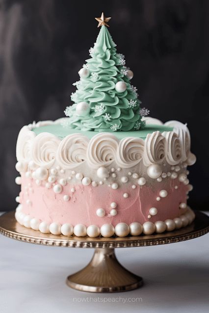 50+ Buttercream Christmas Cakes to Lust After | PARTY INSPO | Now thats Peachy Decoracion Navidad Diy, Christmas Themed Cake, Christmas Cake Designs, Winter Cake, Cake Decorating Designs, Christmas Cakes, Party Inspo, Christmas Cooking, Holiday Cakes