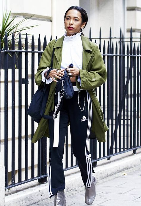 London Fashion Week 2017 September Street Style | Who What Wear UK Elevated Streetwear Women, Adidas Street Style, Fashion Athleisure, Looks Adidas, Look Adidas, Autumn Wardrobe, Street Snap, Adidas Fashion, London Street Style