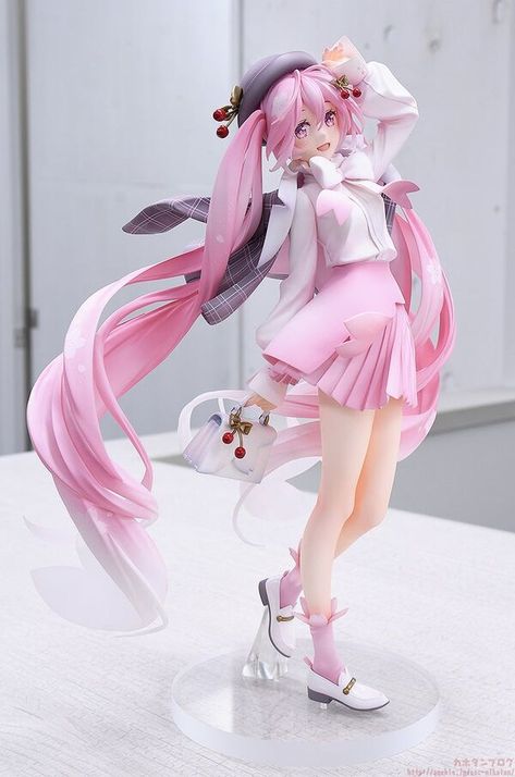 Vocaloid - Hatsune Miku - 1/6 - Sakura, Hanami Outfit Ver. (Good Smile Company) — MyFigureCollection.net Pretty Anime Figures, Hatsune Miku Outfits, Miku Figures, Miku Figure, All Out Anime, Sakura Miku, Anime Figurine, Kagamine Rin And Len, Miku Hatsune Vocaloid