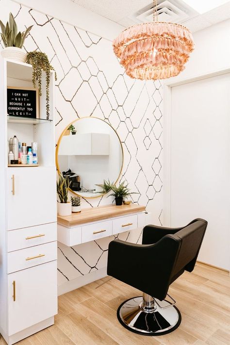 Home Salon Ideas Small, Salon Suite Decor Ideas, Small Salon Suite Ideas, Salon Room Ideas, Artist Office, Salon Decor Studio, Small Hair Salon, Too Legit To Quit, Ideas Decoracion Salon