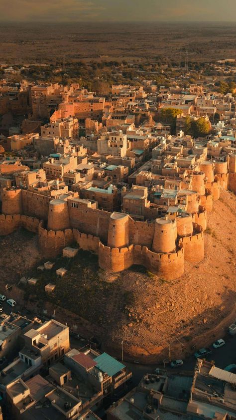 6 Must-Read Historical Fiction Novels Golden City, Travel Facts, Jaisalmer, Tourist Places, Most Beautiful Cities, India Travel, Unesco World Heritage Site, Historical Fiction, Amazing Destinations