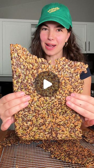 Homemade Seed Crackers, Seed Crackers Recipe, Flax Seed Crackers, Healthy Crackers, Seed Crackers, Homemade Crackers, Cracker Recipes, حلويات صحية, Health Dinner Recipes