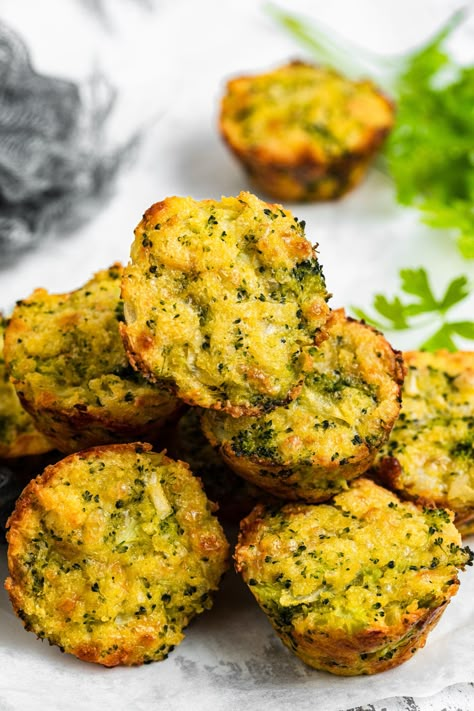 Broccoli Cheddar Bites Blw, Baby Broccoli Bites, Broccoli Cheese Bites Toddler, Broccoli Cheddar Bites Toddler, Toddler Broccoli Bites, Broccoli Bites For Kids, Broccoli Toddler Recipes, Healthy Dinner Recipes For Picky Eaters, Broccoli And Cheese Bites