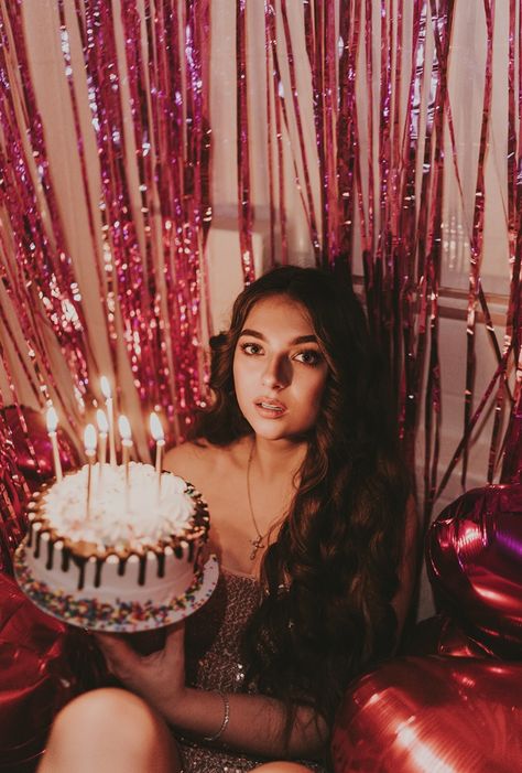 Ideas For Indoor Photoshoot, Indoor Birthday Photoshoot, Birthday Bathtub Photoshoot, Bathtub Party Photoshoot, Fun Photo Shoot Ideas, Dark Birthday Photoshoot, Thirty Photoshoot, 21st Birthday Photoshoot Bathtub, Birthday Studio Photoshoot Ideas With Cake