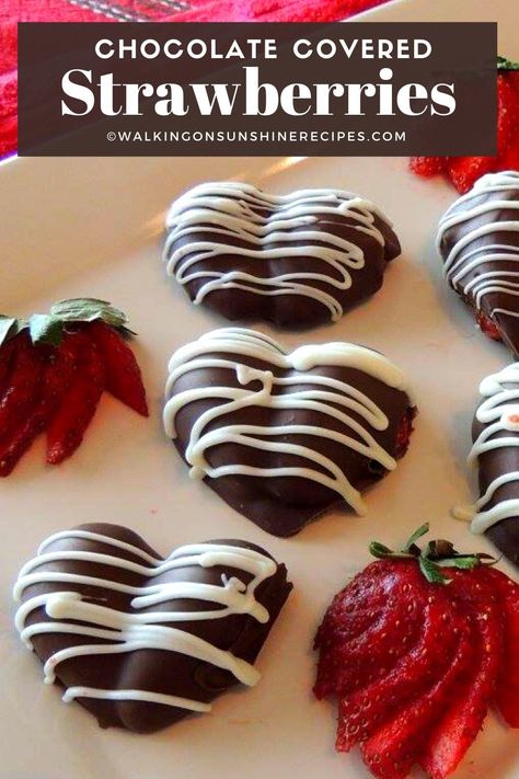 Chocolate Covered Strawberries - in the shape of a heart are not only easy to make, but they're the perfect treat for Valentine's Day. Heart Shaped Strawberries, Chocolate Covered Strawberry Recipe, Super Easy Desserts, Valentines Baking, Chocolate Covered Strawberry, Valentines Day Chocolates, Dessert Simple, Valentine Desserts, Valentines Day Desserts