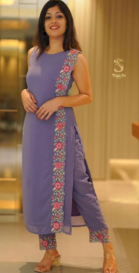 Silk Kurti Designs, Stylish Kurtis Design, Indian Kurti Designs, Long Gown Design, Churidar Designs, Simple Kurta Designs, Designer Kurti Patterns, Simple Kurti Designs, Long Kurti Designs