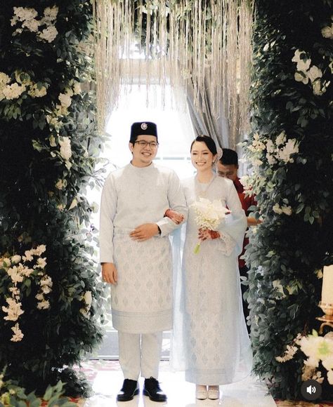 Kurung Wedding Dress, Malay Wedding Dress Nikah, Wedding Dress Songket, Melayu Wedding Dress, Songket Wedding Dress, Kurung Nikah, Dress Songket, Songket Wedding, Wedding Malaysia